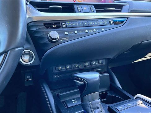 Certified 2021 Lexus ES 350 Ultra Luxury image 35