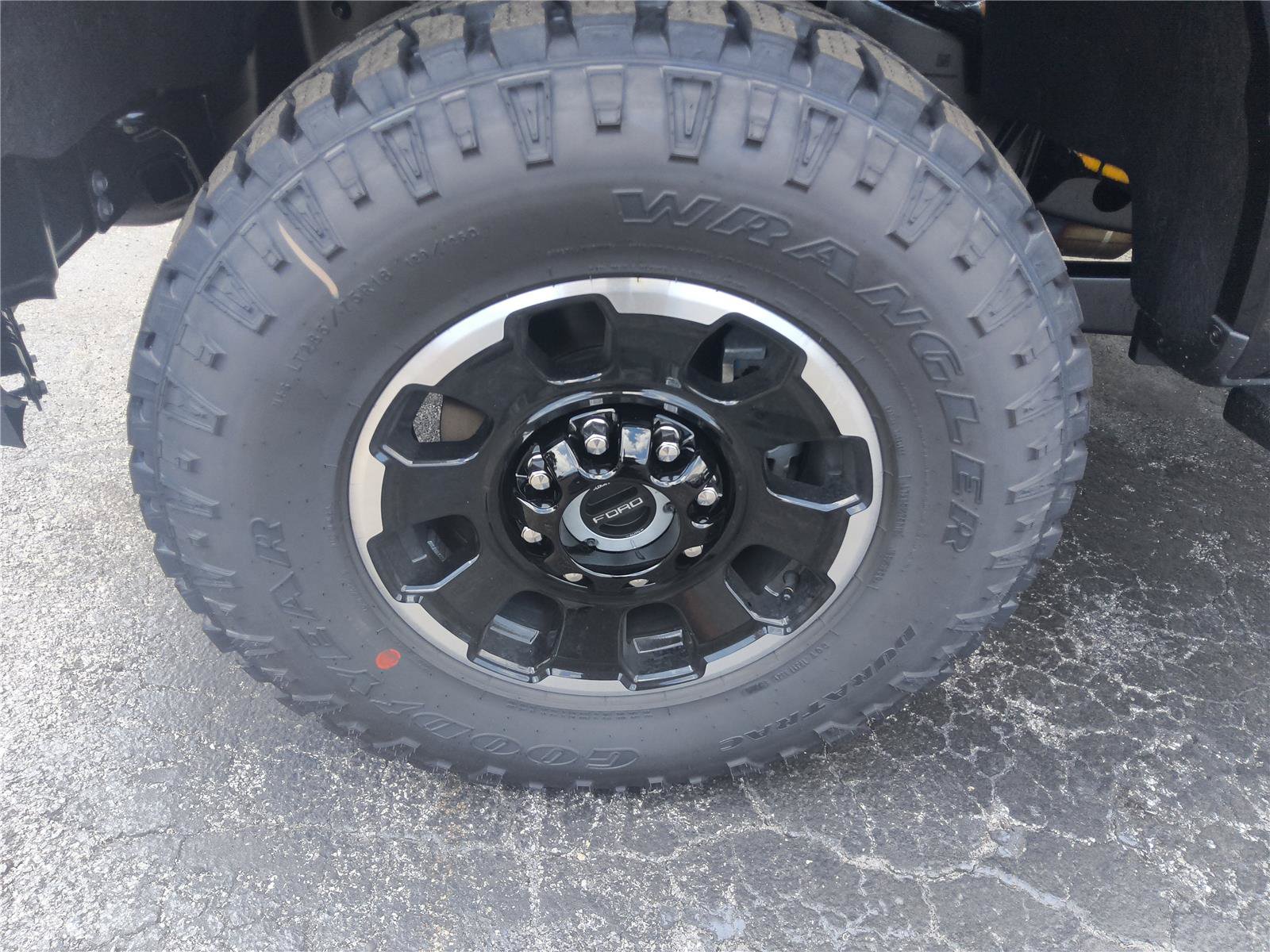 New 2027 Ford F250 XL w/ Tremor Off-Road Package AWD/4WD image 9