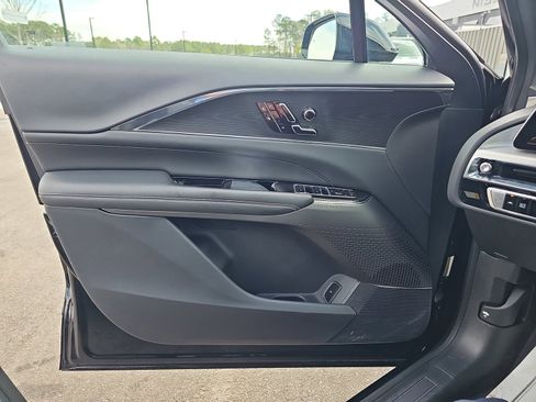 Used 2024 Cadillac Lyriq Luxury image 28