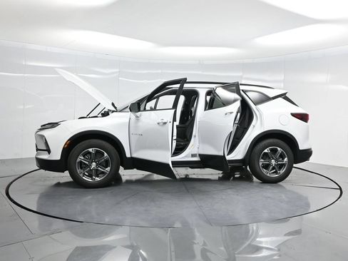 New 2025 Chevrolet Blazer LT w/ Convenience Package FWD image 56