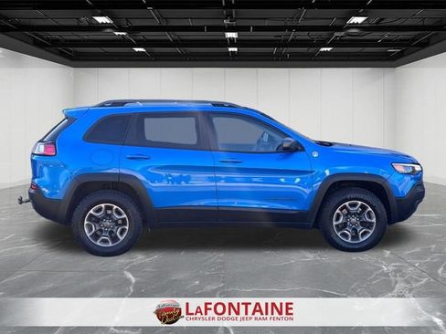 Used 2019 Jeep Cherokee Trailhawk w/ Cold Weather Group AWD/4WD image 6