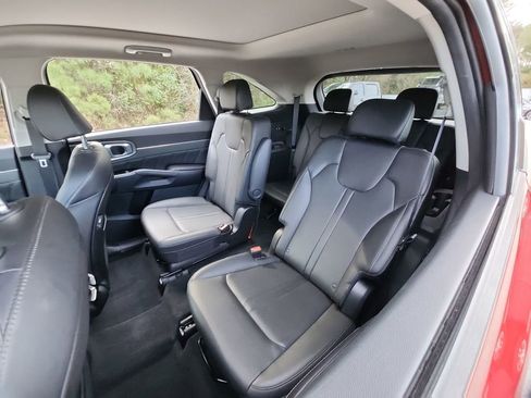 Used 2023 Kia Sorento SX image 29