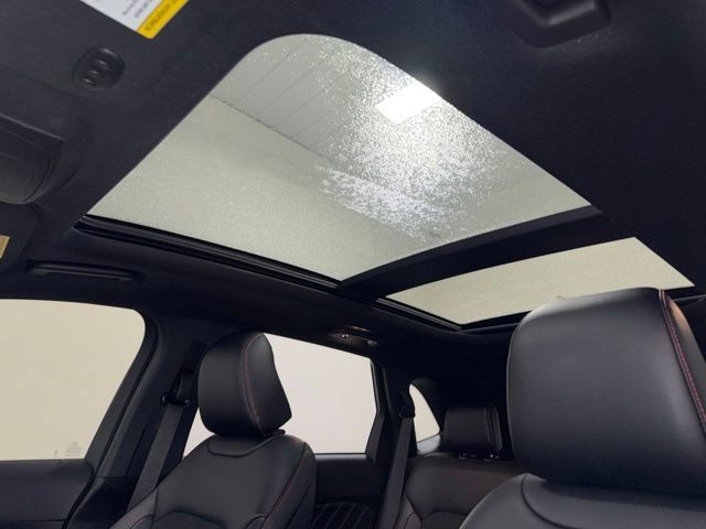 Used 2024 Ford Edge ST-Line AWD/4WD image 14