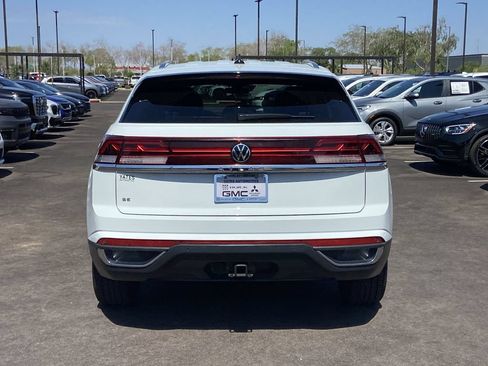 Used 2025 Volkswagen Atlas Cross Sport SE FWD image 5