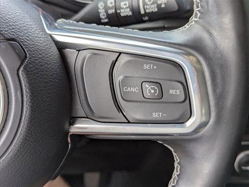 Used 2022 Jeep Wrangler Unlimited Sahara w/ Cold Weather Group AWD/4WD image 12