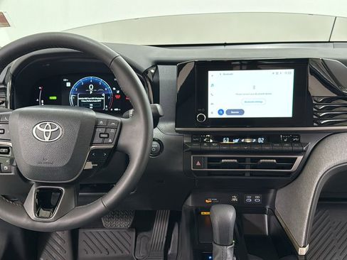 Used 2026 Toyota Camry LE w/ Convenience Package image 9