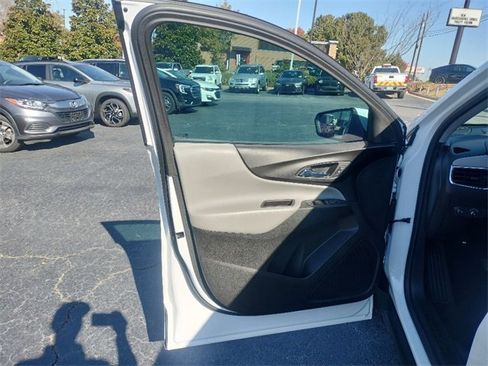 Used 2022 Chevrolet Equinox LT image 32