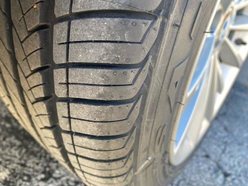 Used 2011 BMW 335i Sedan image 4