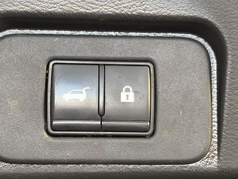 Certified 2023 Nissan Rogue SL w/ SL Premium Package image 15