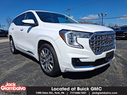 Used 2023 GMC Terrain Denali AWD/4WD image 1