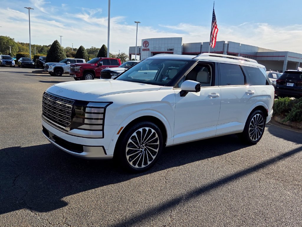 Used 2026 Hyundai Palisade Calligraphy FWD image 3