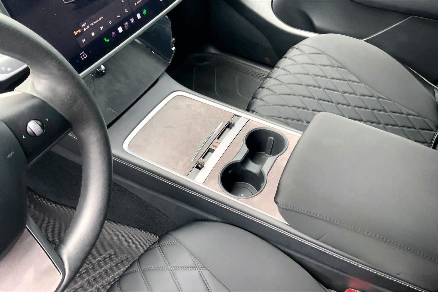 Used 2022 Tesla Model Y Long Range AWD/4WD image 16