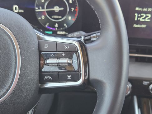 Used 2024 Kia Carnival SX FWD image 21