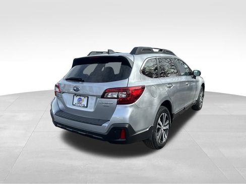 Used 2018 Subaru Outback 3.6R Limited image 6