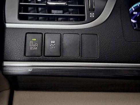 Used 2014 Toyota Camry XLE image 21