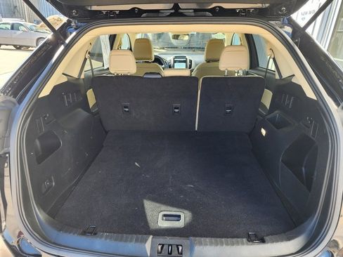 Used 2022 Ford Edge SE w/ Black Appearance Package image 8