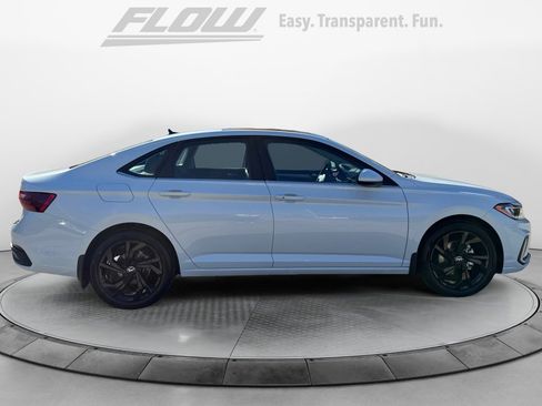 New 2026 Volkswagen Jetta SE image 8