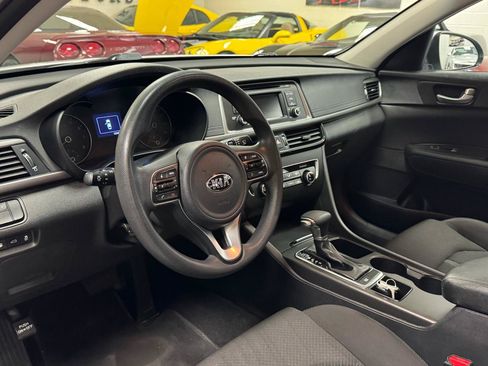 Used 2017 Kia Optima LX FWD image 19