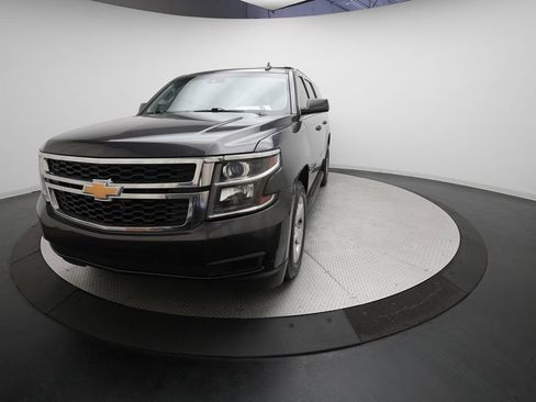 Used 2017 Chevrolet Suburban LT image 12