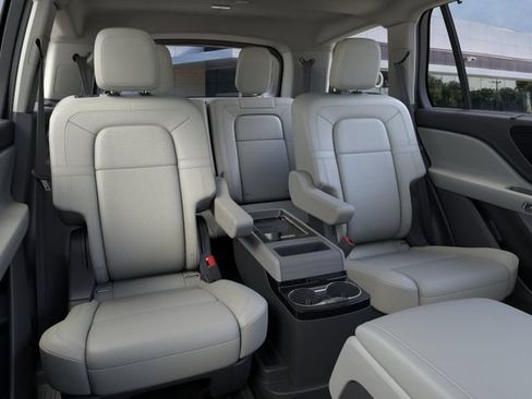 New 2026 Lincoln Aviator Reserve AWD/4WD image 11