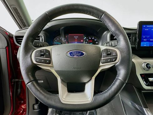 Certified 2022 Ford Explorer XLT w/ Equipment Group 202A image 16