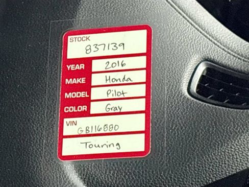 Used 2016 Honda Pilot Touring image 25