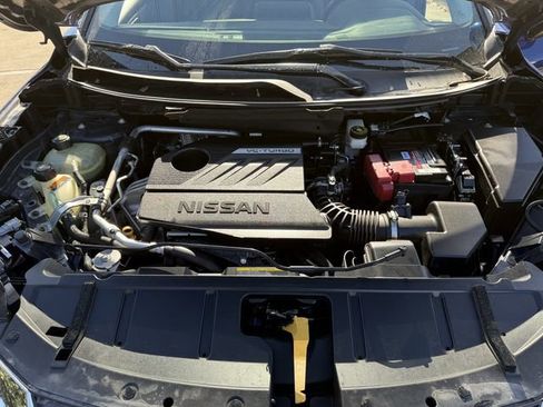 Used 2022 Nissan Rogue SV w/ SV Premium Package image 27