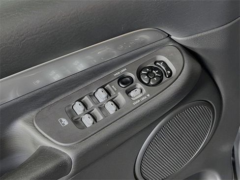 Used 2005 Dodge Ram 1500 Truck 2WD Quad Cab image 11