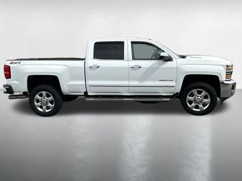 Used 2019 Chevrolet Silverado 2500 LTZ w/ Duramax Plus Package AWD/4WD image 5