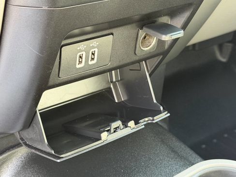 Used 2017 Ford F150 Lariat AWD/4WD image 55