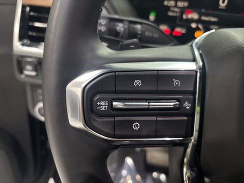 Used 2025 GMC Yukon XL Denali image 17