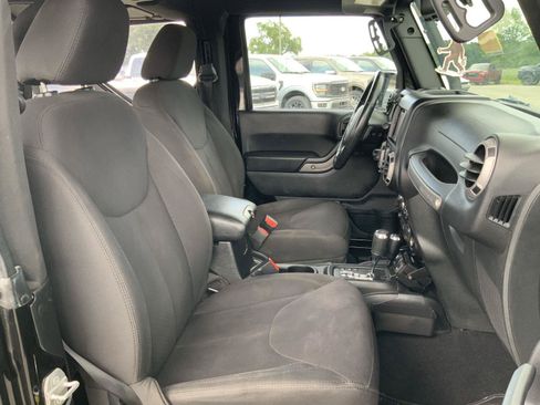 Used 2015 Jeep Wrangler Sport w/ Quick Order Package 24S AWD/4WD image 35