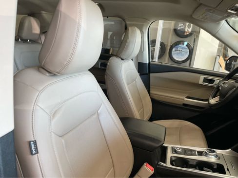 Certified 2022 Ford Explorer Limited w/ Equipment Group 301A image 37
