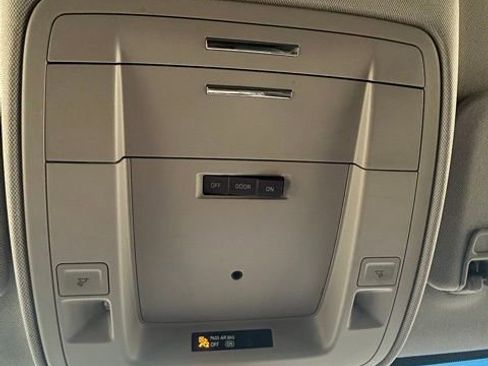 Used 2018 GMC Yukon SLE image 25