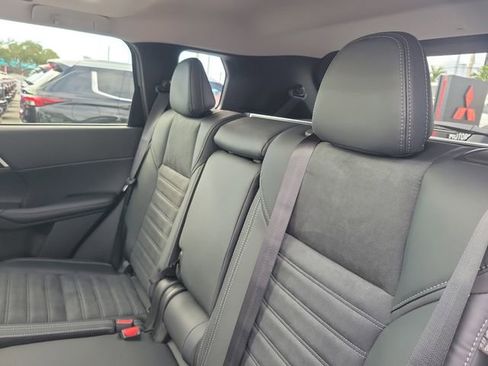 New 2026 Mitsubishi Outlander SE image 13