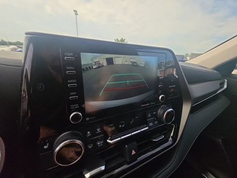 Used 2022 Toyota Highlander XLE AWD/4WD image 20