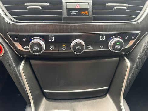 Used 2021 Honda Accord Touring image 24