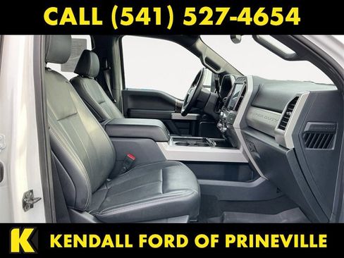 Used 2022 Ford F350 Lariat w/ Black Appearance Package image 15