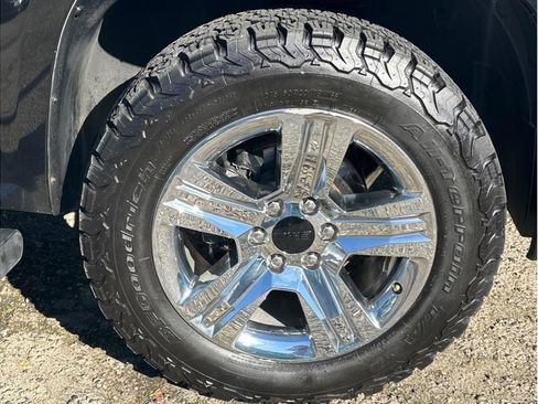 Used 2009 GMC Sierra 1500 4x4 Crew Cab image 9