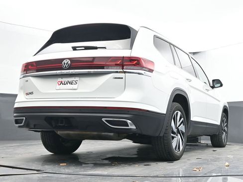 Used 2025 Volkswagen Atlas SE image 43