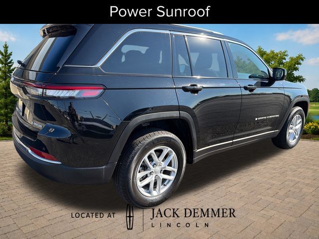 Used 2025 Jeep Grand Cherokee Laredo X w/ Luxury Tech Group I AWD/4WD image 7
