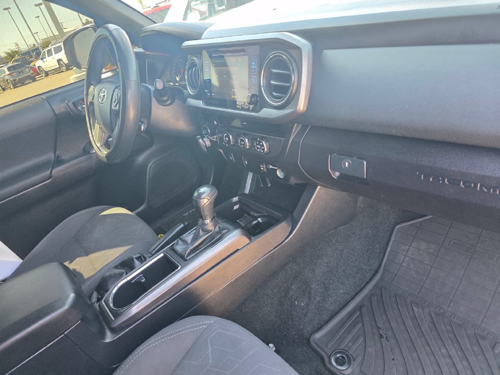 Used 2017 Toyota Tacoma TRD Sport w/ Tow Package RWD image 22
