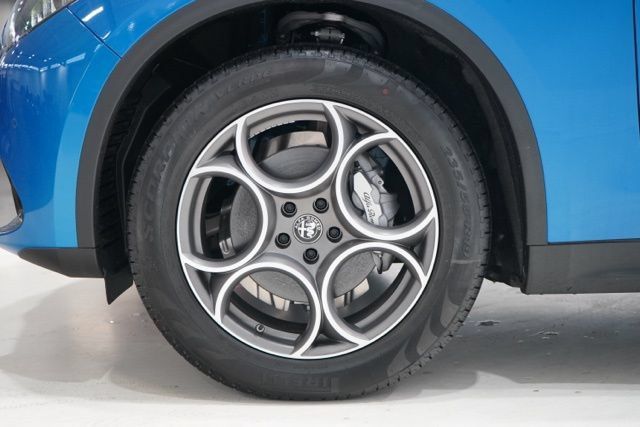 New 2025 Alfa Romeo Stelvio Sprint AWD/4WD image 10