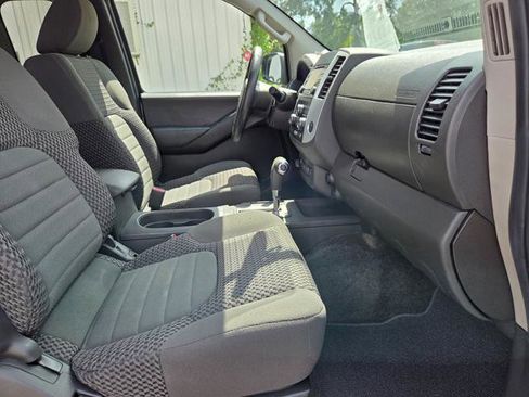 Used 2014 Nissan Frontier SV w/ SV Value Truck Package image 32
