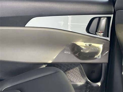 New 2026 Kia Carnival LXS image 21