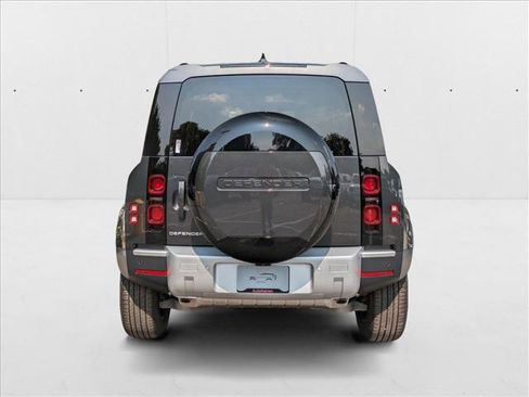 New 2025 Land Rover Defender 110 S image 8