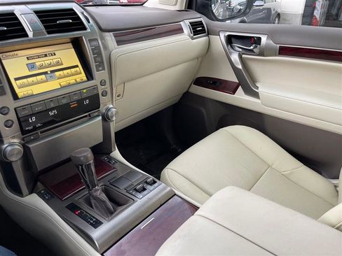 Used 2011 Lexus GX 460 image 60