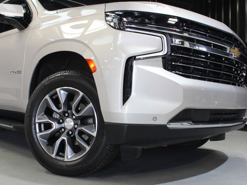 Used 2021 Chevrolet Tahoe LT w/ LT Signature Package image 9