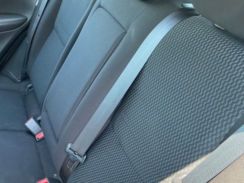 Used 2020 Nissan Rogue Sport S image 14