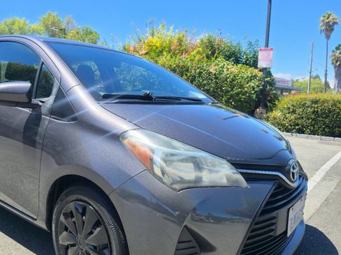 Used 2015 Toyota Yaris L FWD image 3